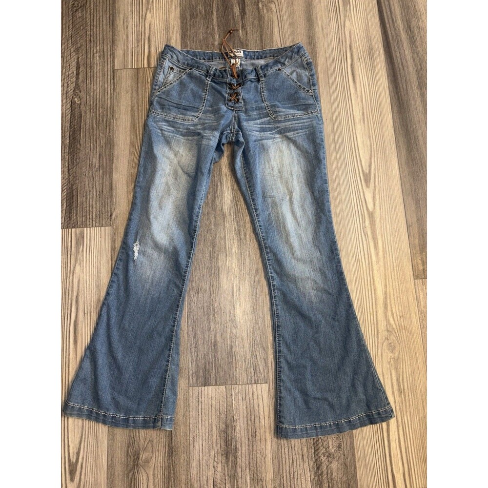 Vng Mudd womens size 11 Lace Front with embroidered pockets Flare Jeans